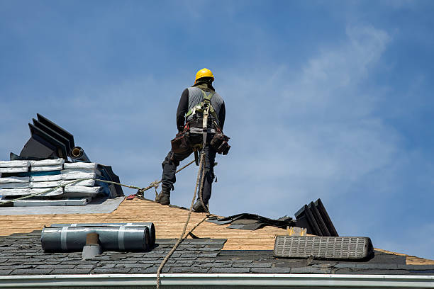 Professional Roofing technician working in Bingen, WA